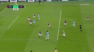 津巴布韦球队首夺联赛冠军，球队老板直接揣25万美元现金奖励球队