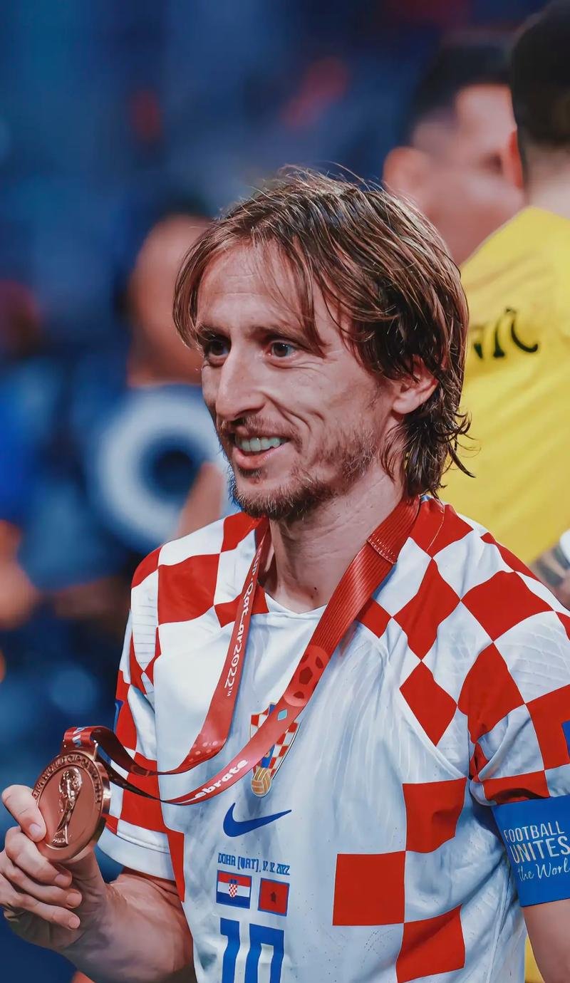 贝纳蒂亚：除了德布劳内，夏窗我们还联系过韦斯利-福法纳