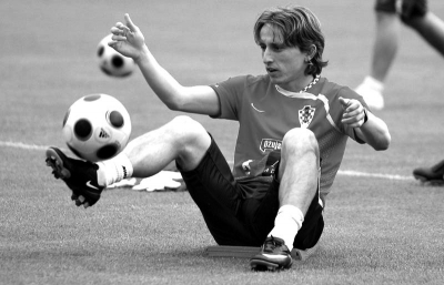 体坛：邦本宜裕续约陷入困局，“要价100万美元年薪”不属实