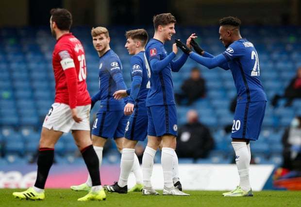 马兹拉维：右中卫和右翼卫都适合我，我能做到兼顾进攻和防守